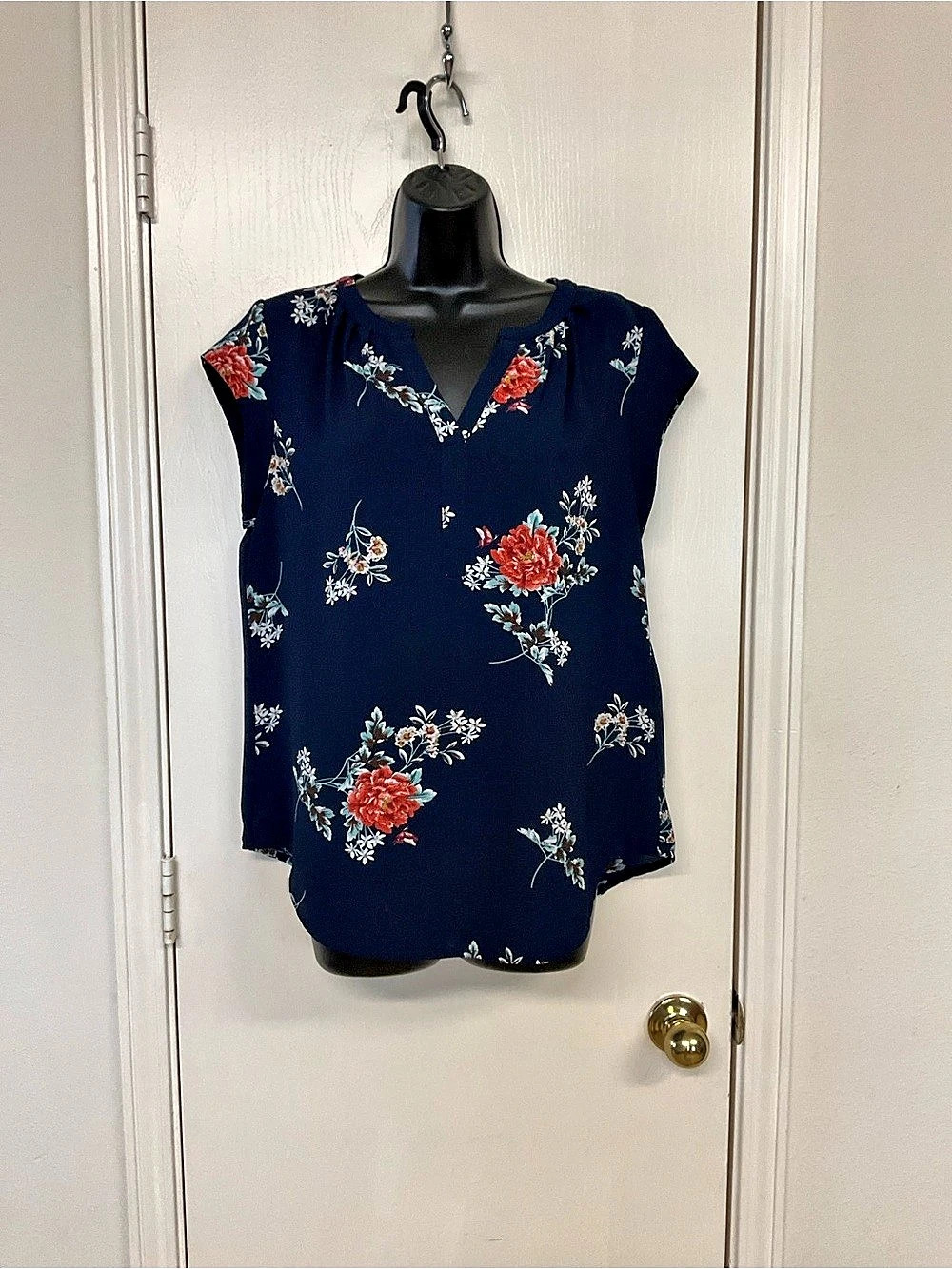 🌺$5.00 must bundle 🌺fun2fun Floral Blouse